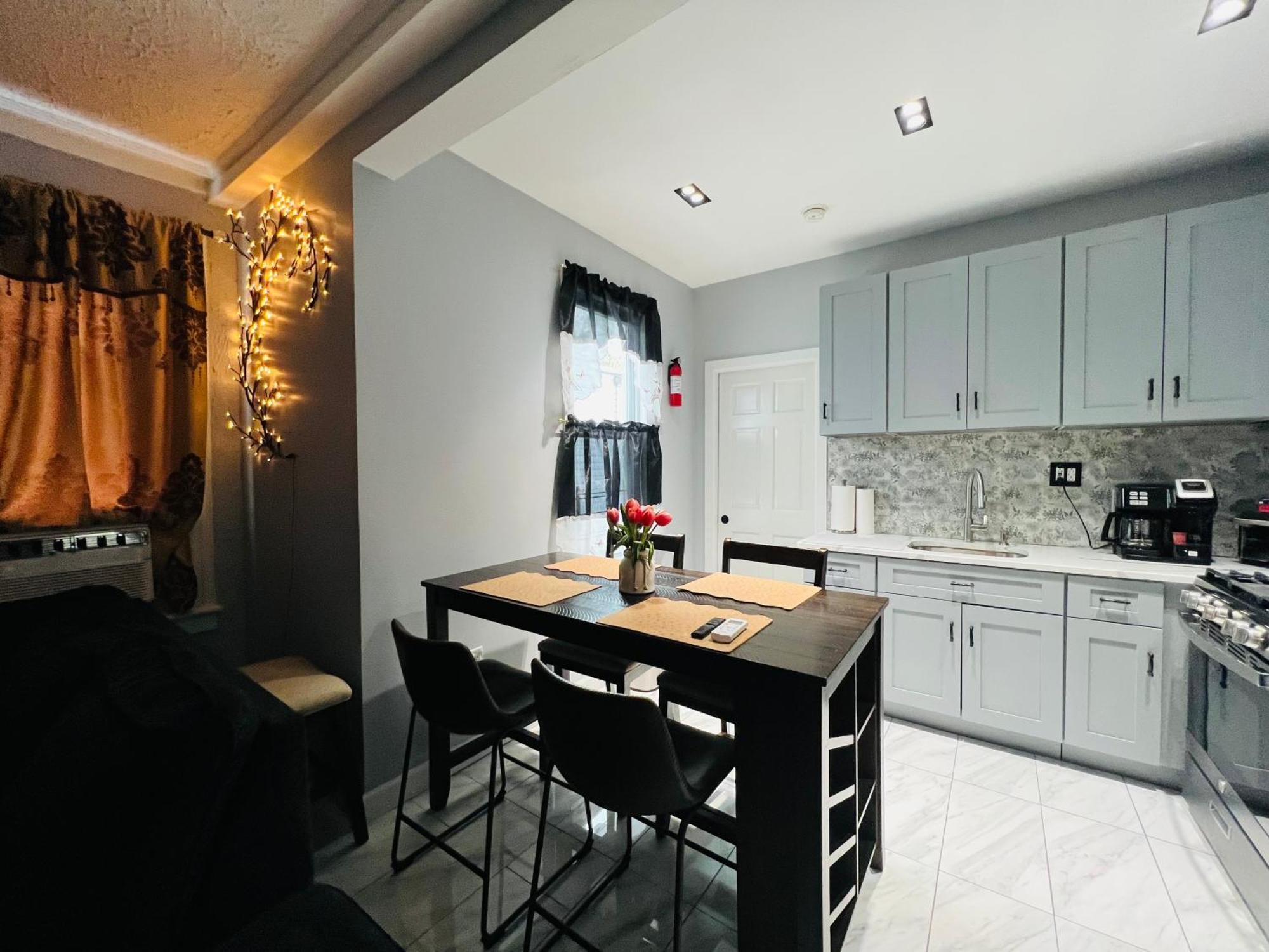 3 Bedrooms In 2Nd Floor Modern Brooklyn Home, Close To J Train نيو يورك المظهر الخارجي الصورة